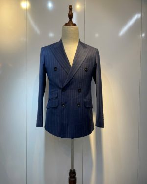 This guy looks so cool in this casual wool/silk/linen jacket